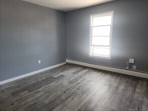 88 Twiss St in Meriden, CT - Foto de edificio - Building Photo