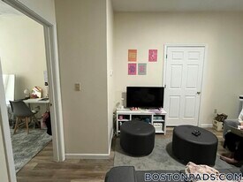 81 Essex St, Unit 33 in Boston, MA - Building Photo