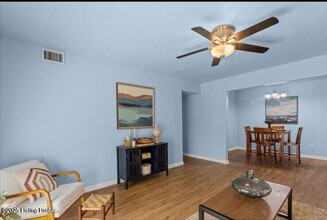 3509 Lodge Ln-Unit -APT 120 in Louisville, KY - Building Photo - Building Photo