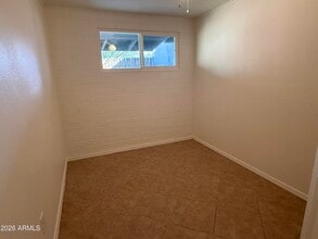 1329 E Cinnabar Ave in Phoenix, AZ - Building Photo - Building Photo