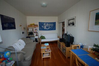 1782 Commonwealth Ave, Unit 16 in Boston, MA - Building Photo - Building Photo