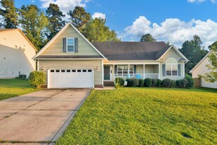 207 Batesfield Dr in Fayetteville, NC - Building Photo