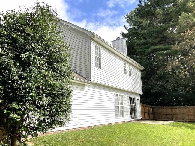 5808 Thistlerock Ln in Durham, NC - Foto de edificio - Building Photo