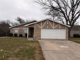 2011 Lavon Creek Ln in Arlington, TX - Building Photo