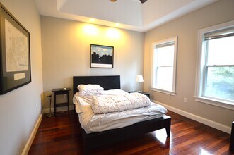 10 Bristol St, Unit 3 in East Cambridge, MA - Building Photo - Building Photo