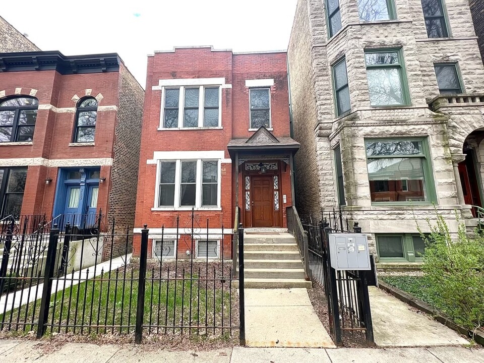 2125 W Potomac Ave in Chicago, IL - Building Photo