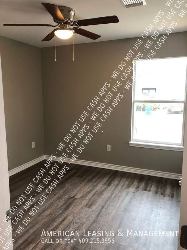 241 S 2nd St in Huntington, TX - Building Photo - Building Photo