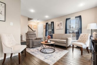 98 Poplar St in Danvers, MA - Building Photo - Building Photo