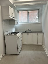 5801 Chem. de la Côte St Luc in Hampstead, QC - Building Photo - Building Photo