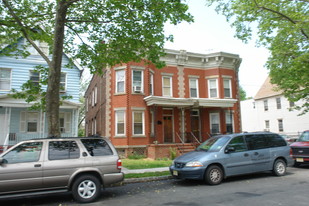 107-109 1st St Apartments