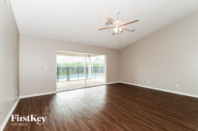 2218 NW 1st St in Cape Coral, FL - Foto de edificio - Building Photo