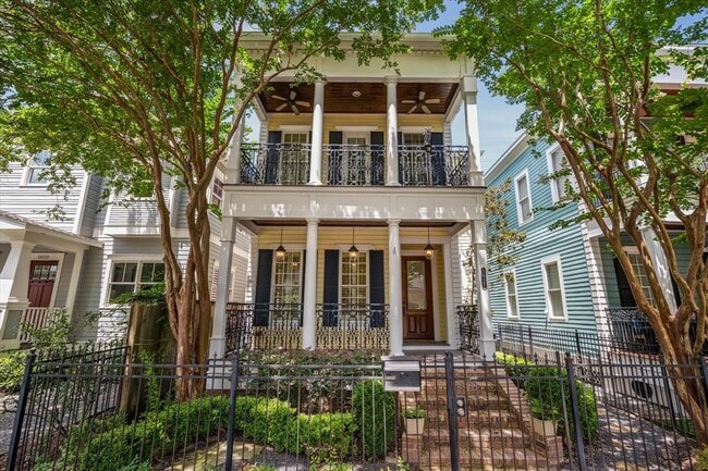 property at 1027 Waverly St