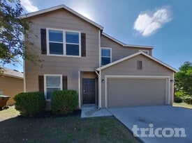 10902 Rosin Jaw Trail in San Antonio, TX - Building Photo