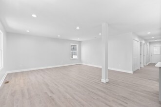 2410 Poplar St in Lynchburg, VA - Foto de edificio - Building Photo