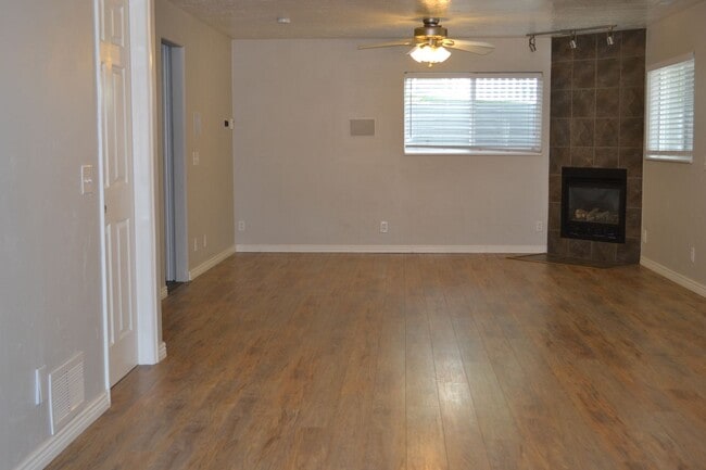 property at 10519 S Poplar Grv Dr