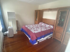 114 Main St, Unit Apt 2W in Sayville, NY - Building Photo - Building Photo