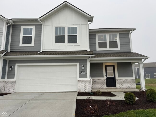 property at 2925 Grand Rdg Dr