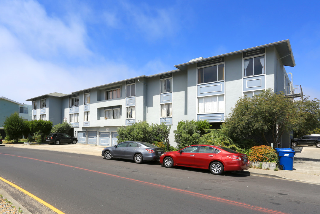 578 Clarinada Ave in Daly City, CA - Building Photo