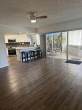 4 Greenway Dr in Royal Palm Beach, FL - Building Photo - Building Photo