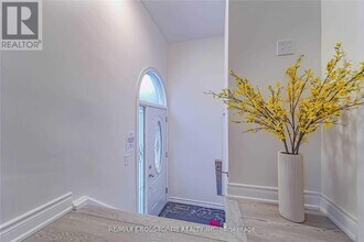 30 Pindar Crescent in Toronto, ON - Building Photo - Building Photo