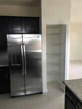 8806 NW 103rd Ave in Doral, FL - Building Photo - Building Photo