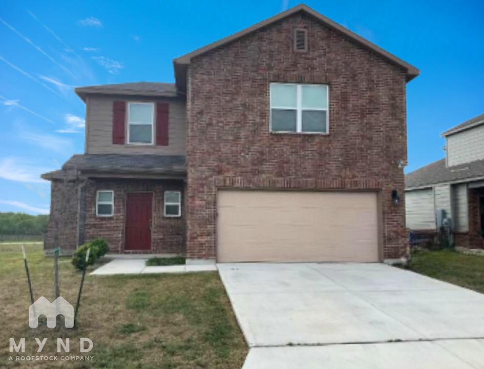 211 Stevens Summit in New Braunfels, TX - Building Photo
