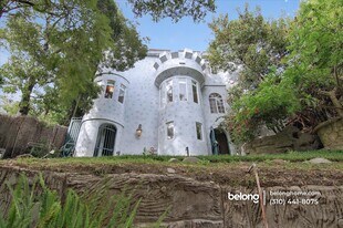 8527 Wonderland Ave in Los Angeles, CA - Building Photo