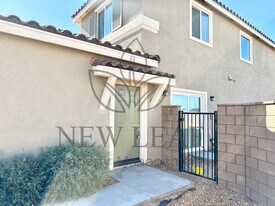 13328 Hyacinth Ct in Victorville, CA - Building Photo