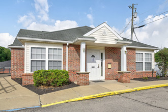 Willow Greene in Bridgeport, WV - Foto de edificio - Building Photo