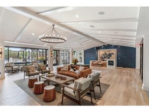 12610 Ridgedale Dr in Minnetonka, MN - Building Photo - Building Photo