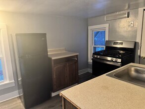 82 Park Ave, Unit 4 in Binghamton, NY - Building Photo - Building Photo