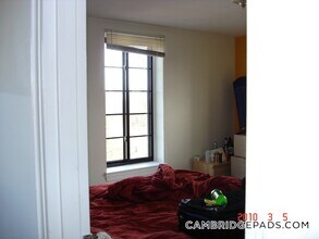 18 Chauncy St, Unit 5 in Cambridge, MA - Foto de edificio - Building Photo