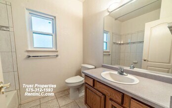 568 Canyon Point Rd in Las Cruces, NM - Building Photo - Building Photo