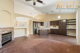 7555 Trickling Wash Dr in Las Vegas, NV - Building Photo