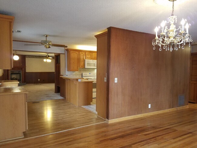 3542 S Bonn St in Wichita, KS - Building Photo - Building Photo