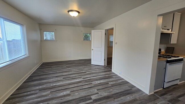 19 W 14th St in Eureka, CA - Building Photo - Building Photo