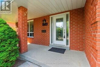 1624 Gallant Dr in Mississauga, ON - Building Photo - Building Photo