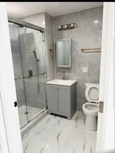 8500 Britton Ave in Queens, NY - Foto de edificio - Building Photo