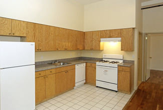 57 Madison St in Paterson, NJ - Building Photo - Interior Photo