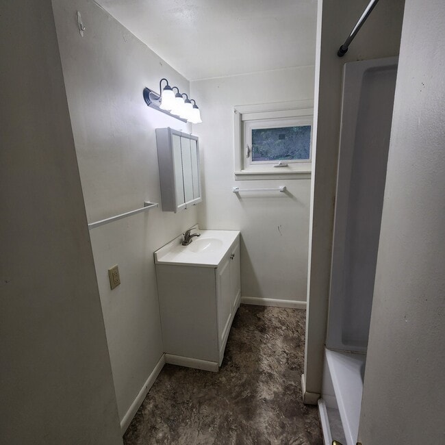 379 W Main St, Unit Apt 5 in Fredonia, NY - Building Photo - Building Photo