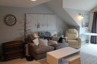 48 Cooper Memorial Dr in Lincoln, NH - Building Photo - Building Photo