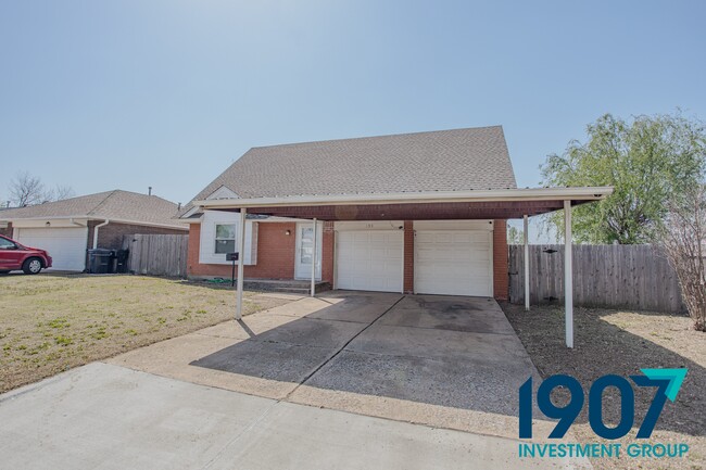 132 SW 13th St in Moore, OK - Foto de edificio - Building Photo