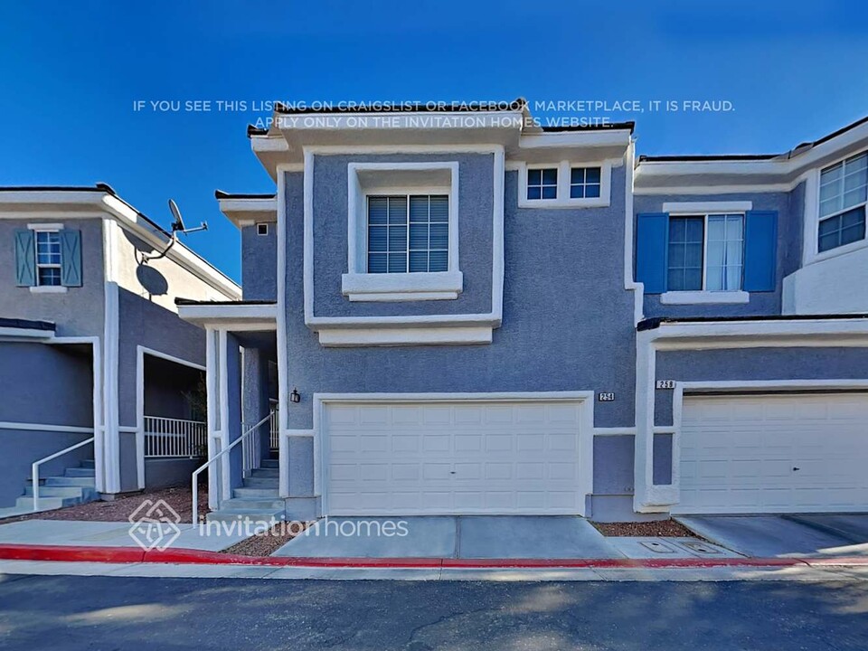 254 Cleargirl Ct in Henderson, NV - Building Photo