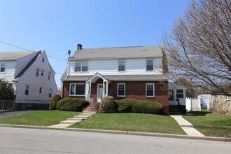 82 S Chestnut St in Beacon, NY - Building Photo - Building Photo