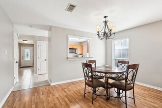 136 Southgate Dr in Ponchatoula, LA - Foto de edificio - Building Photo