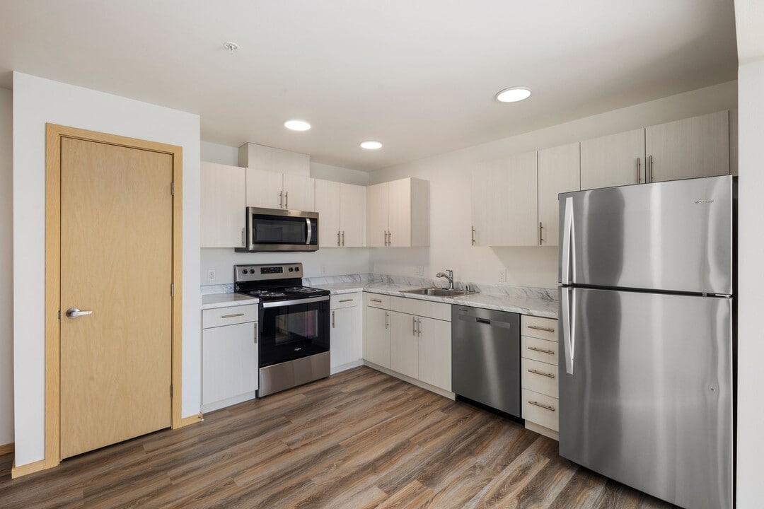 Ovation at Meeker 55+ Senior Apartments in Kent, WA - Building Photo