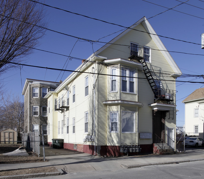 105 De Pasquale Ave in Providence, RI - Building Photo