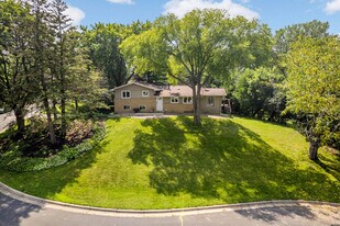 4035 Wasatch Ln in Golden Valley, MN - Building Photo