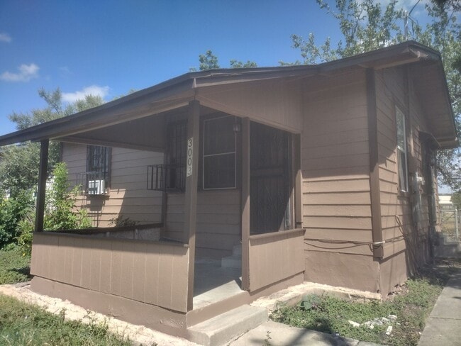 3003 Venus St in San Antonio, TX - Building Photo - Building Photo