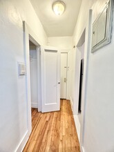 4305 49th St, Unit 2 in Sunnyside, NY - Foto de edificio - Building Photo